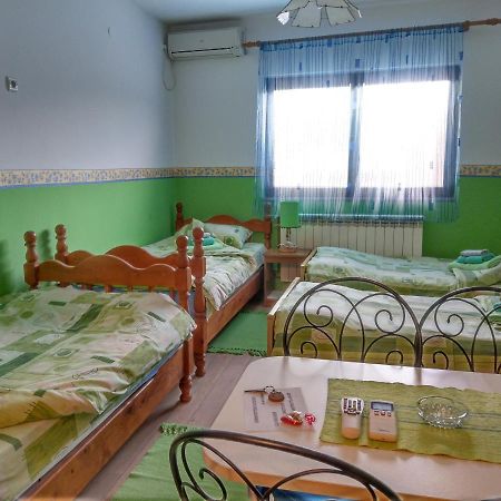 Apartment Harmonija Апатин Екстериор снимка