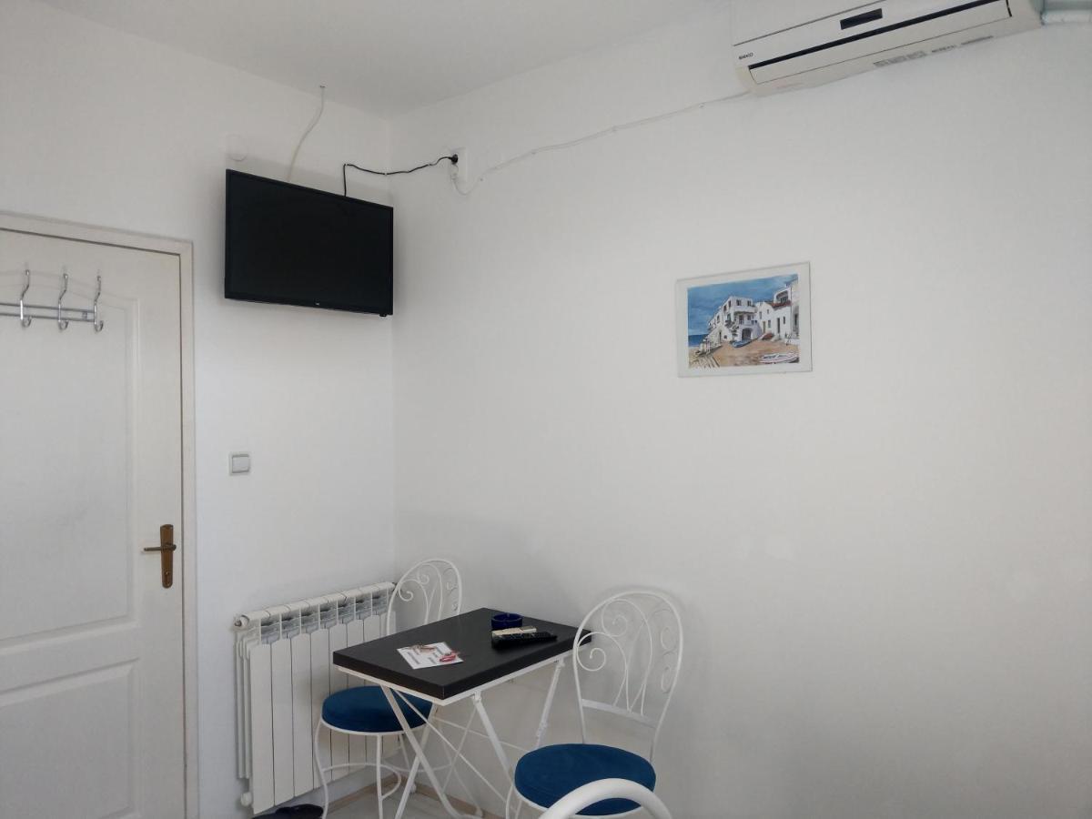 Apartment Harmonija Апатин Екстериор снимка