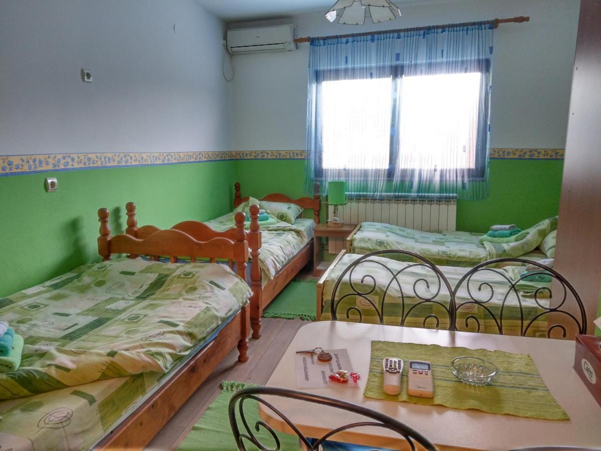 Apartment Harmonija Апатин Екстериор снимка